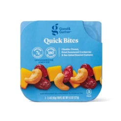 Quick Bites Cheddar Cheese, Dried Sweetened Cranberries & Sea-Salted Roasted Cashews - 4.5oz/3ct - Good & Gather™ -Thrive Maket GUEST ac985540 8ea4 4651 a539 26dc39aad120